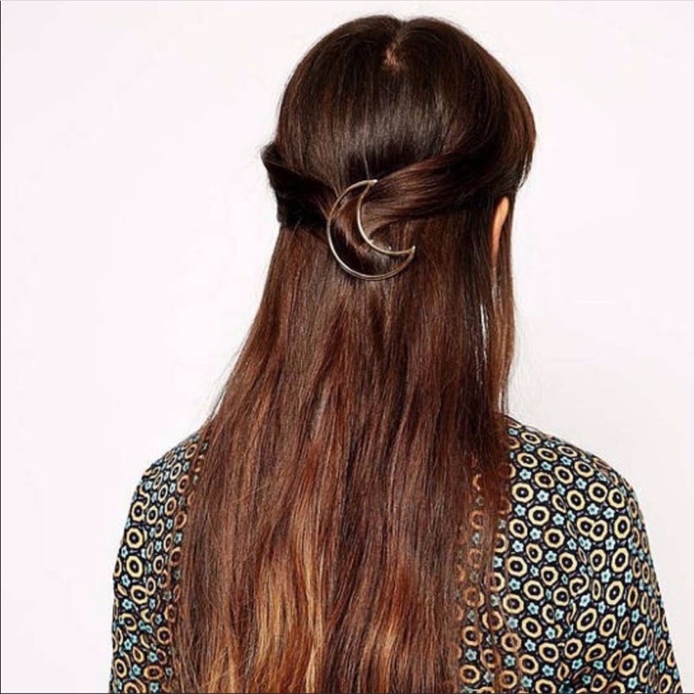 Gold moon hair clip 🌙