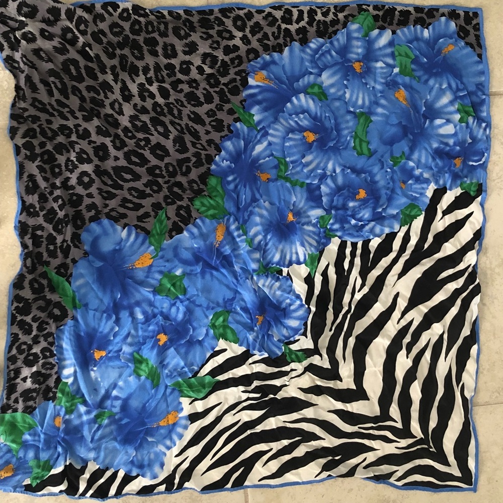 Oscar de la Renta scarf
