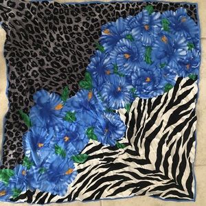Oscar de la Renta scarf