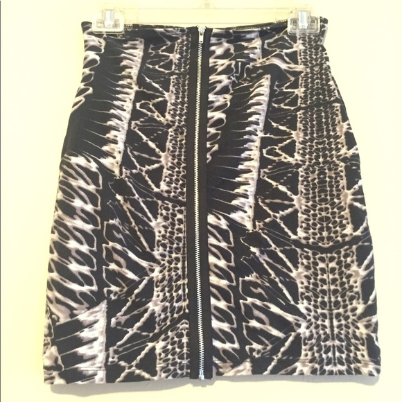 SOLD! Topshop Mini Skirt- very cute animal print pattern - Picture 2 of 8
