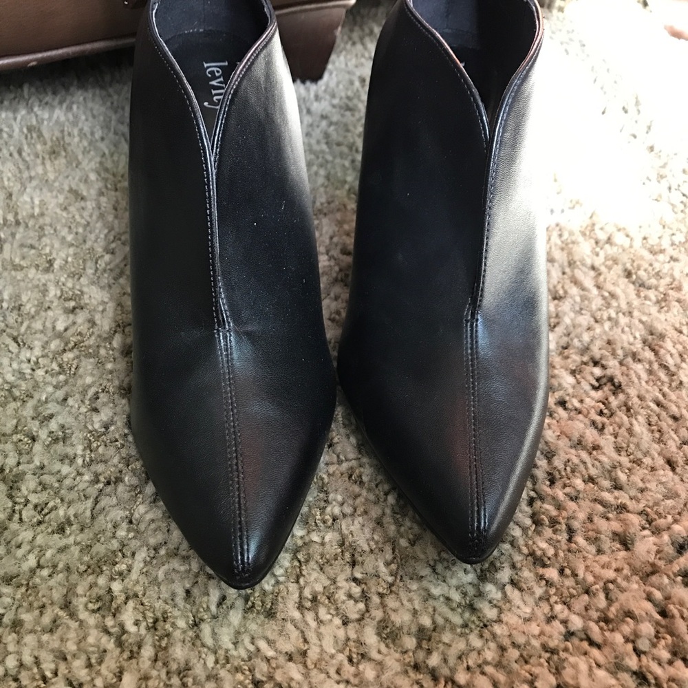 Black pointed toe ankle boots