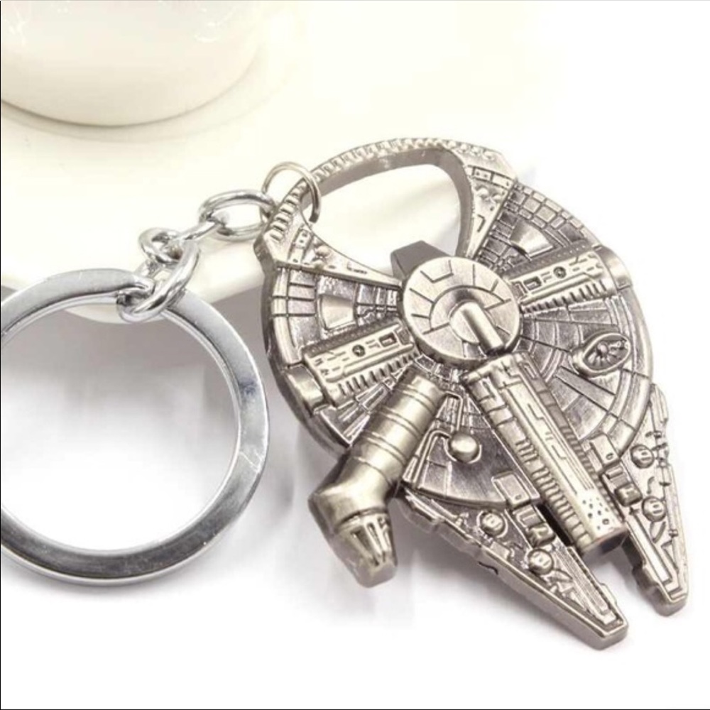 STAR WARS MILLENNIUM FALCON
