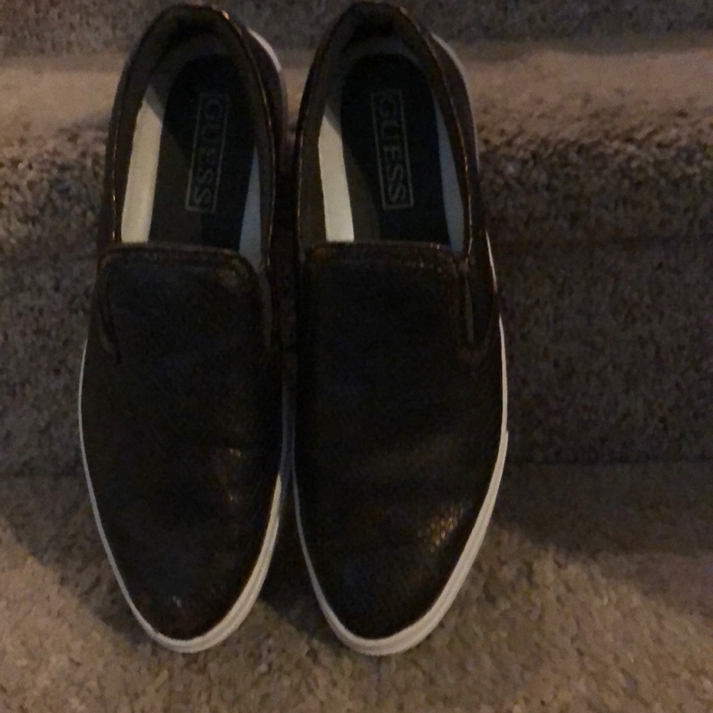 Sneakers - Picture 3 of 7
