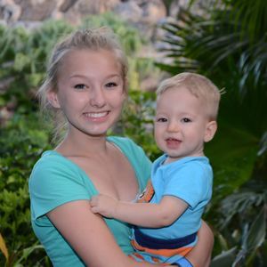 Meet your Posher, Danielle