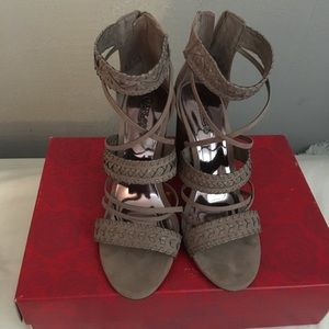 Carlos Santana Java heeled sandal size 8!