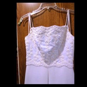 Beautiful white wedding dress Must sell