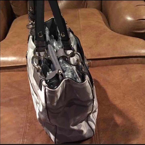 Coach shoulder bag - Picture 2 of 4