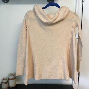 🆕 Free People Peach Sweater