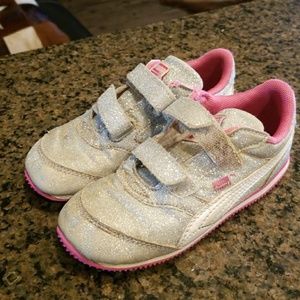 Silver and pink girls toddler size 9 puma shoes
