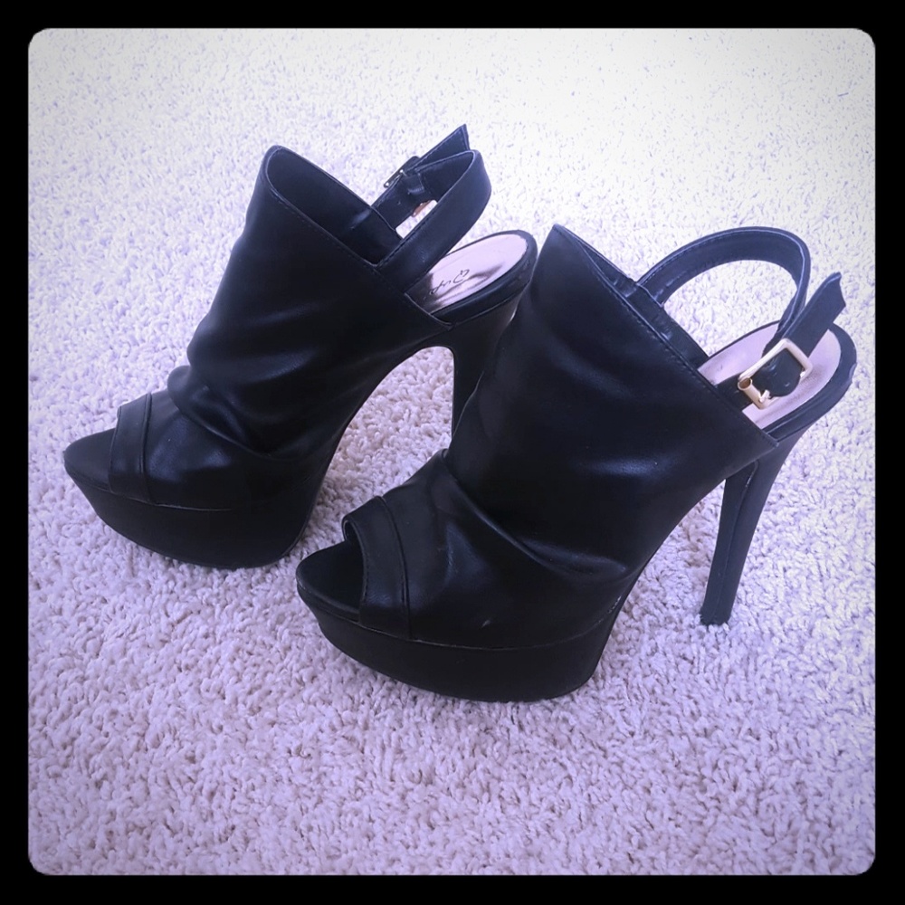 Peep toe black heels