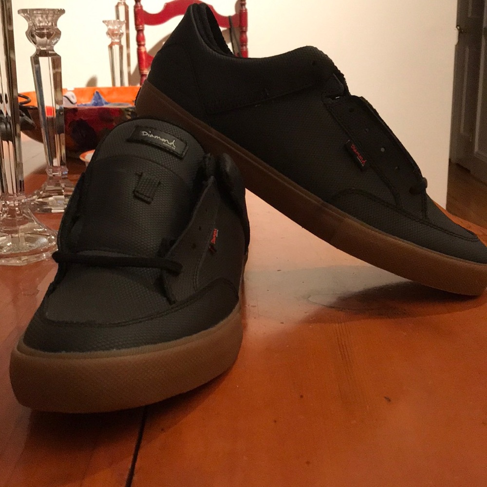 Diamond supply sneakers