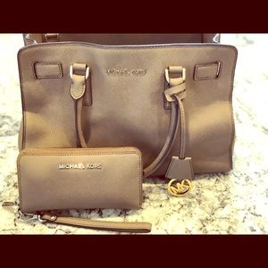 MK Dillon Saffiano purse w/ matching wallet