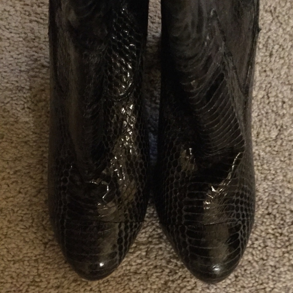 RARE Juicy Couture Black Python Romi Boots Sz 8.5 - Picture 5 of 7