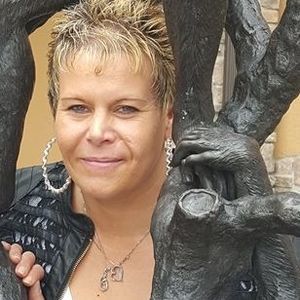 Meet your Posher, Cassandra