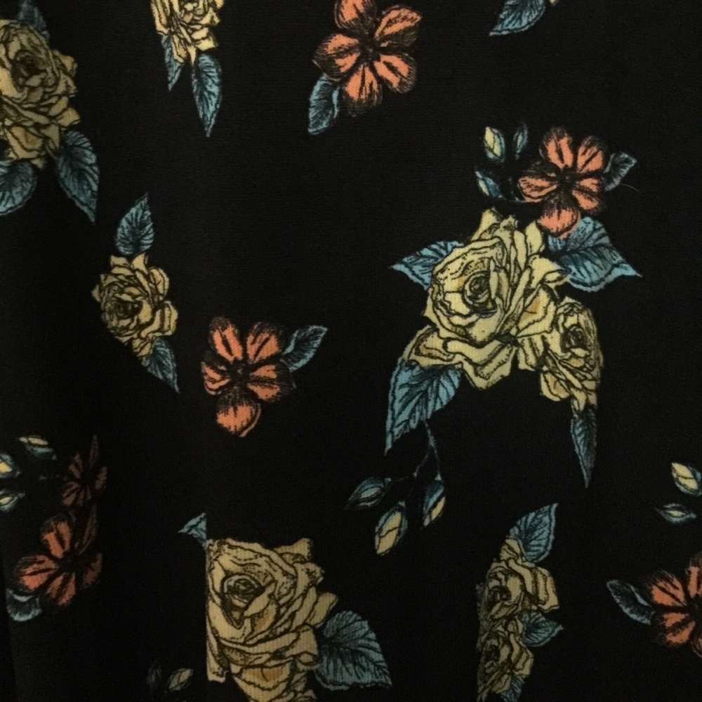BNWT LLR Sarah HTF Alice In Wonderland Roses 🌹🦄 - Picture 4 of 5
