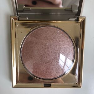 Stila Heaven’s Hue Highlighter in “kitten”