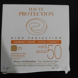 Haute Protection Tinted Compact