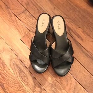 GILI black wedge sandals size 6.