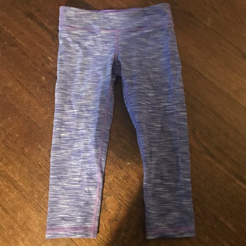 Blue and white line crop leggings