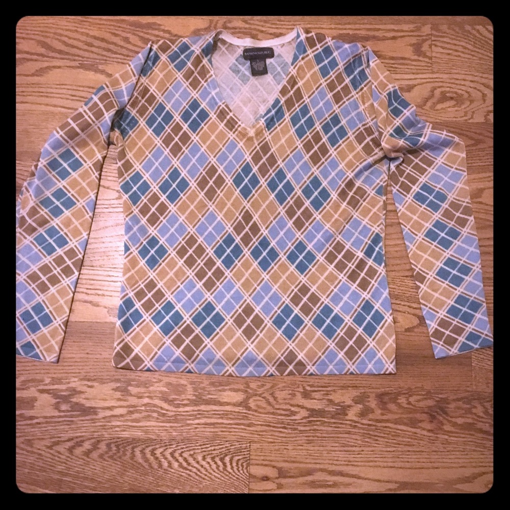 Banana Republic argyle V-Neck sweater. Size Small.