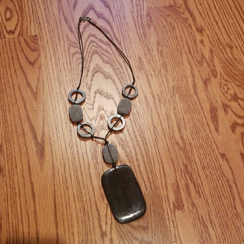 Black chunky necklace