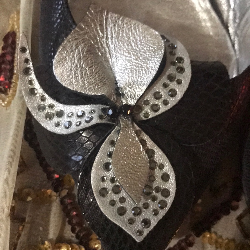 Shoes - Picture 2 of 6