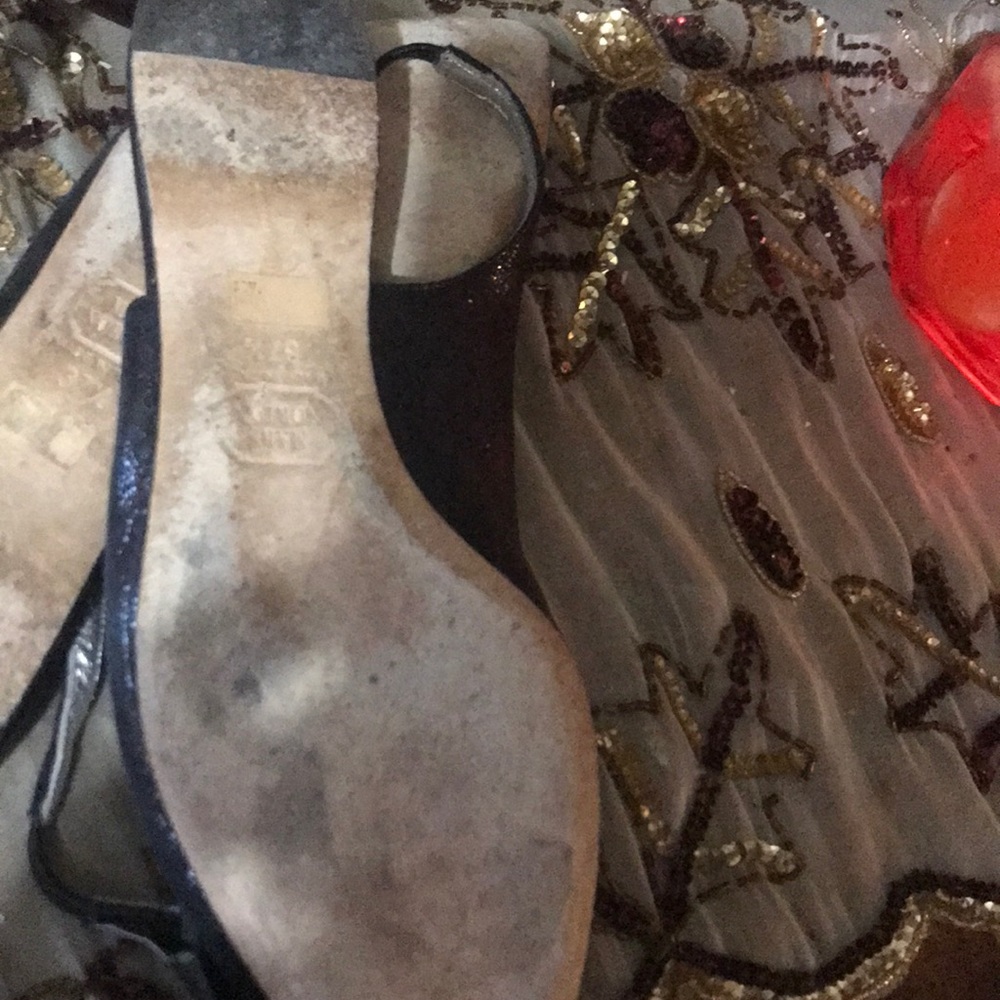 Shoes - Picture 5 of 6