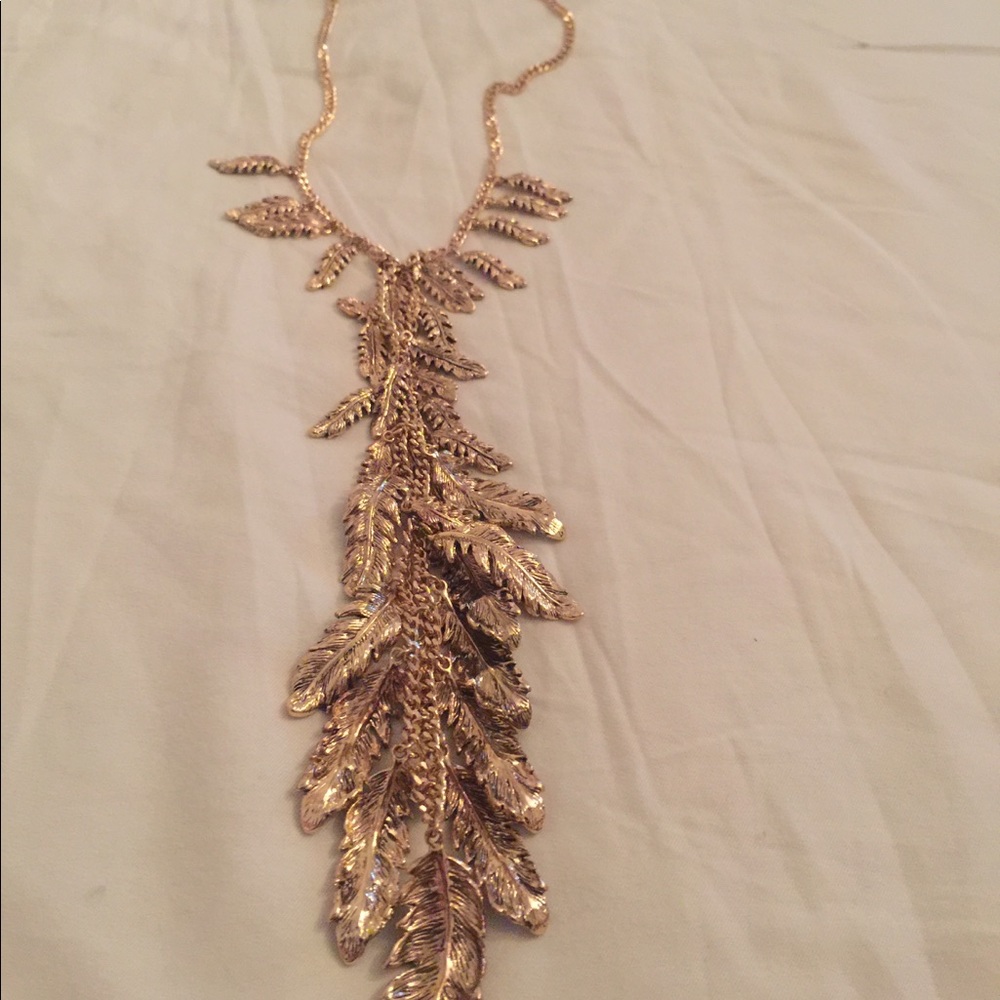 Jessica Simpson costume necklace