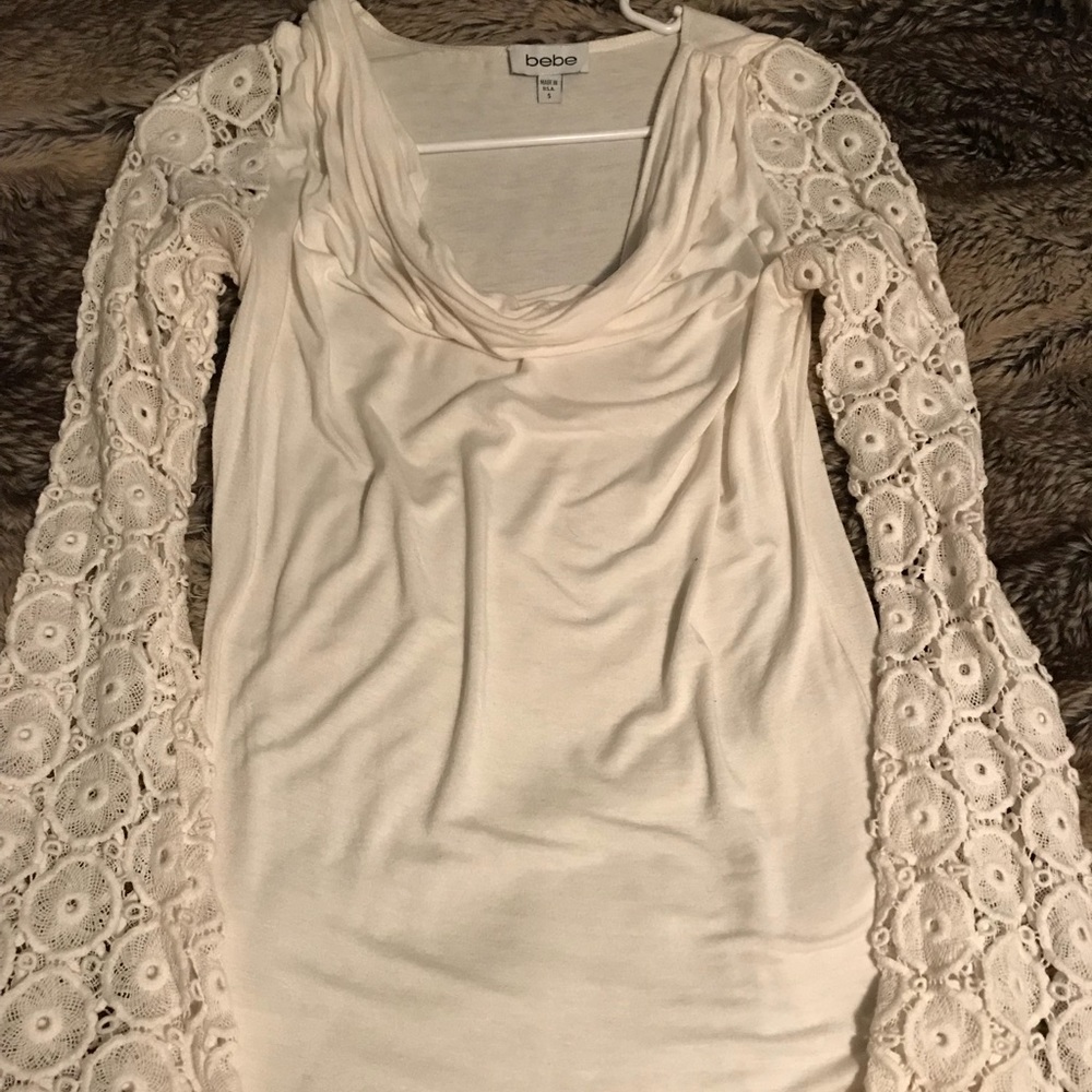 EUC Bebe white long sleeve shirt w/ bell sleeves