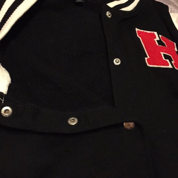 “H” button up top - Picture 5 of 5