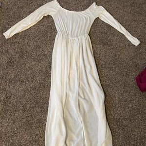Maternity dress that opens.