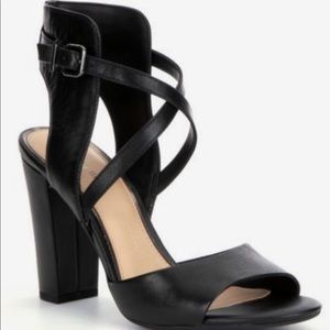 Gianni Bini genuine leather black heels sz 6!