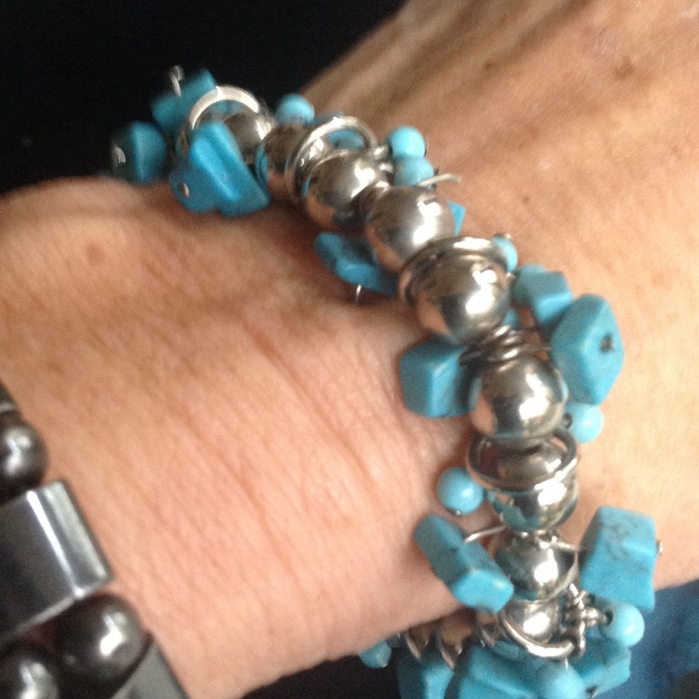 Funky bracelets - Picture 3 of 5