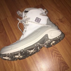 Columbia boots size 8