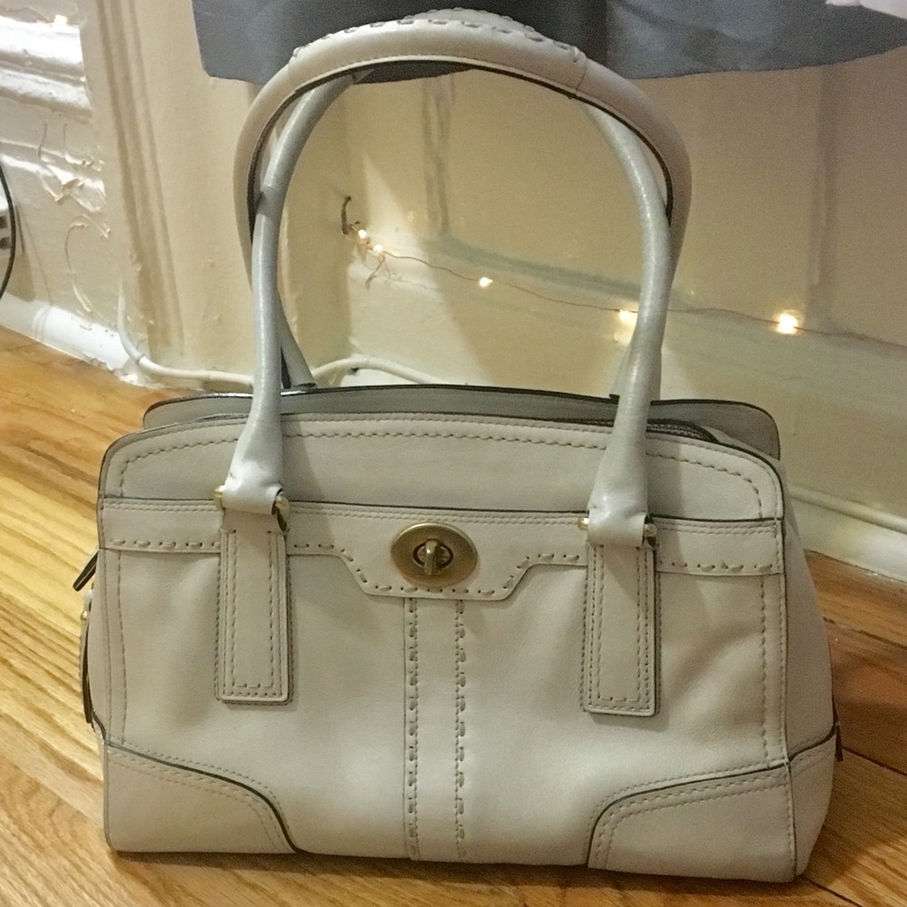 🍬COACH  "Hampton" Beige Leather Satchel Bag