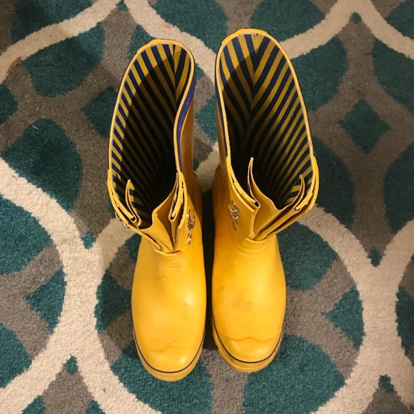 Hunter Rain Boots - Picture 2 of 5