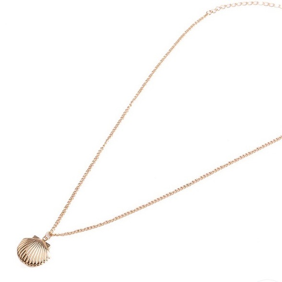 Seashell Locket - Picture 2 of 4