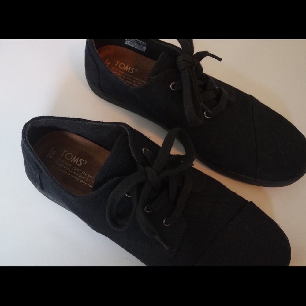 TOMS Black Lace Up Sneakers