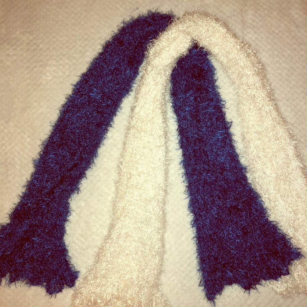 2 MaGiC ScArVeS convertible eyelash scarf bundle