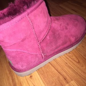 Uggs red size 8