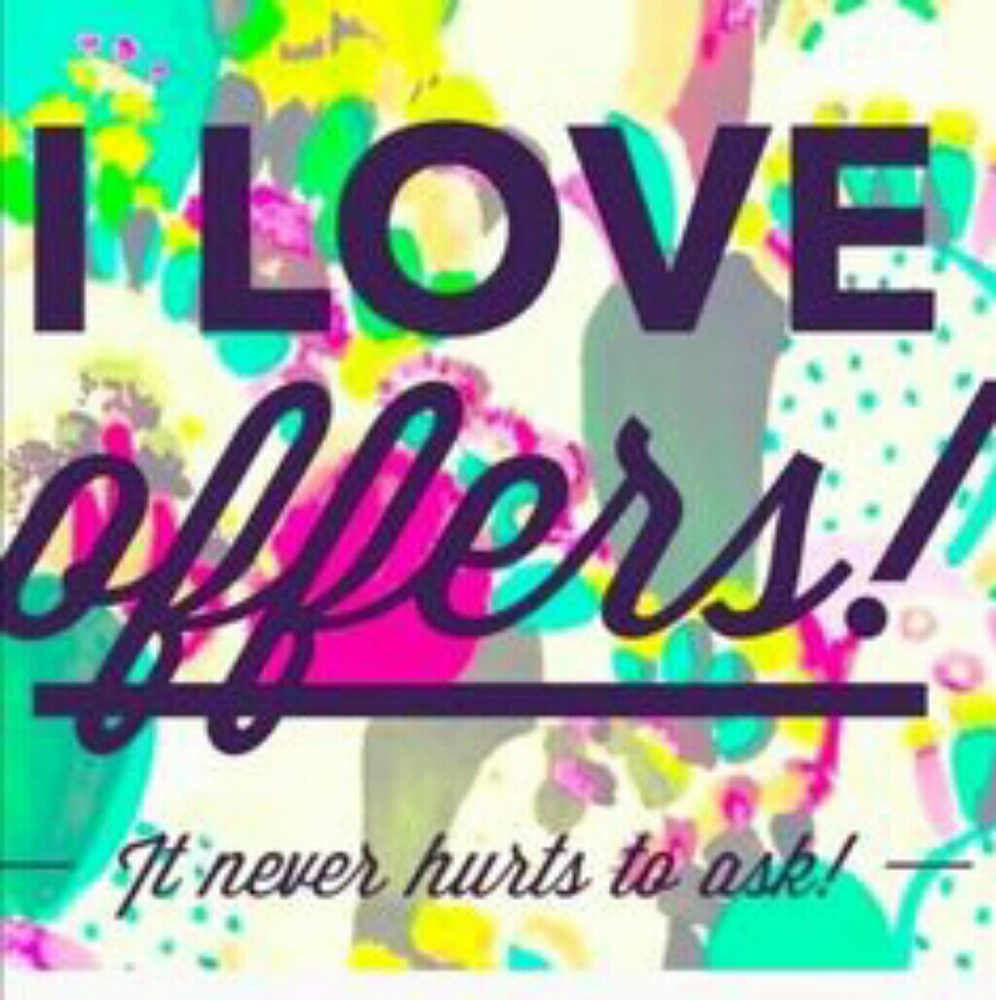 All reasonable offers considered!🌸🌸
