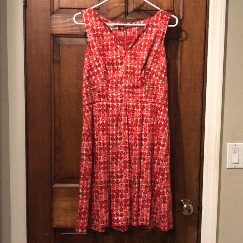 *NEW* Maggy London Floral print dress. Size 8P