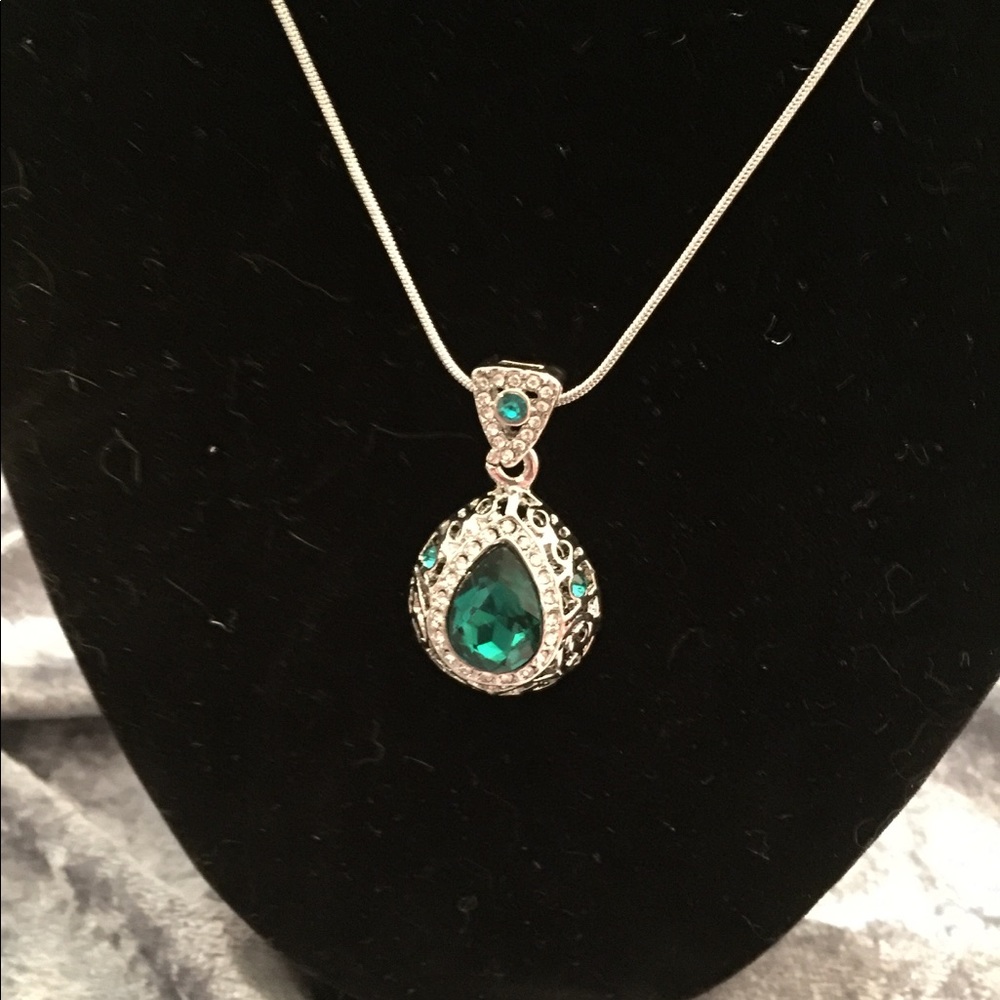 Pear cut Necklace and Earrings