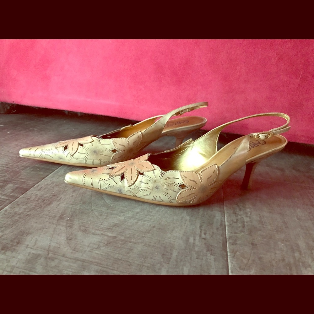 Carlos Santana “Flourish” sling back pumps