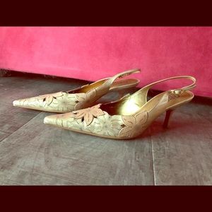 Carlos Santana “Flourish” sling back pumps