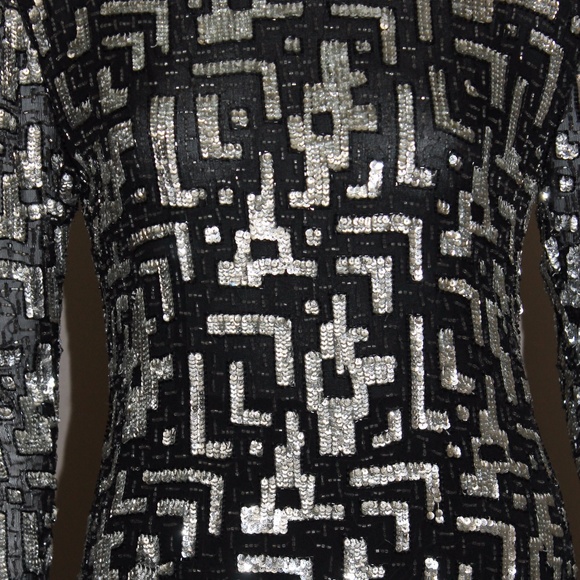 GEOMETRIC SPARKLING SEQUIN ASYMMETRIC PARTY TOP - Picture 7 of 8