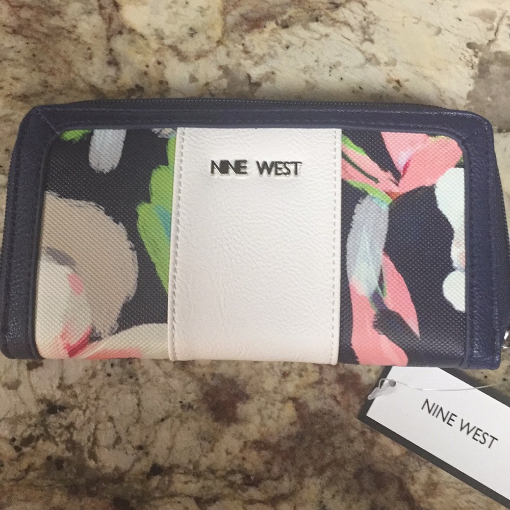 Nine West billfold