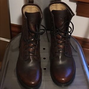 FRYE Veronica Combat