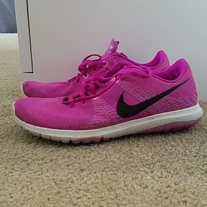 Nike Fuschia Fitsole Athletic Shoes