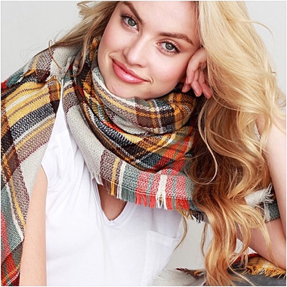 Gorgeous Plaid Oversized Blanket Scarf Wrap sold - Picture 4 of 6